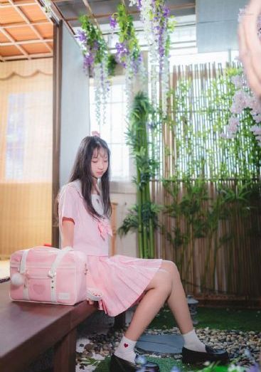 韩国三集片_十万网红美女美酱